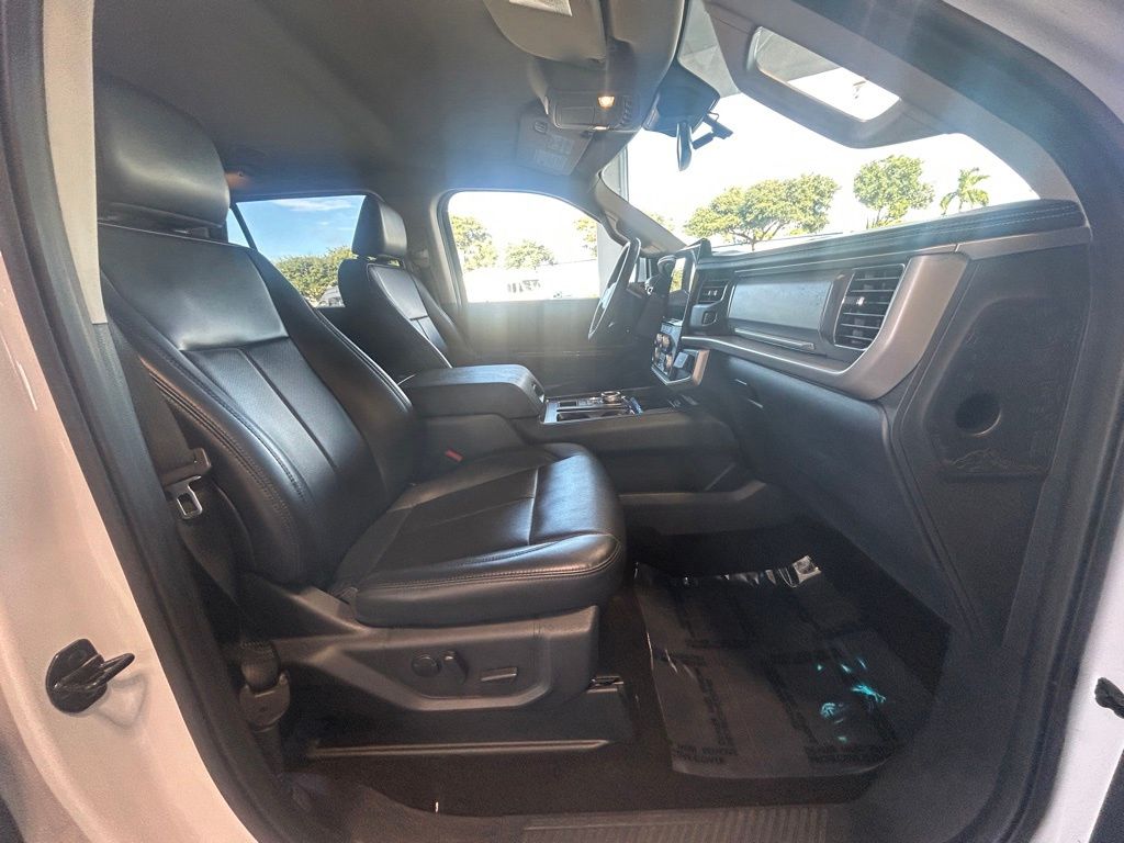 2022 Ford Expedition XLT photo 18