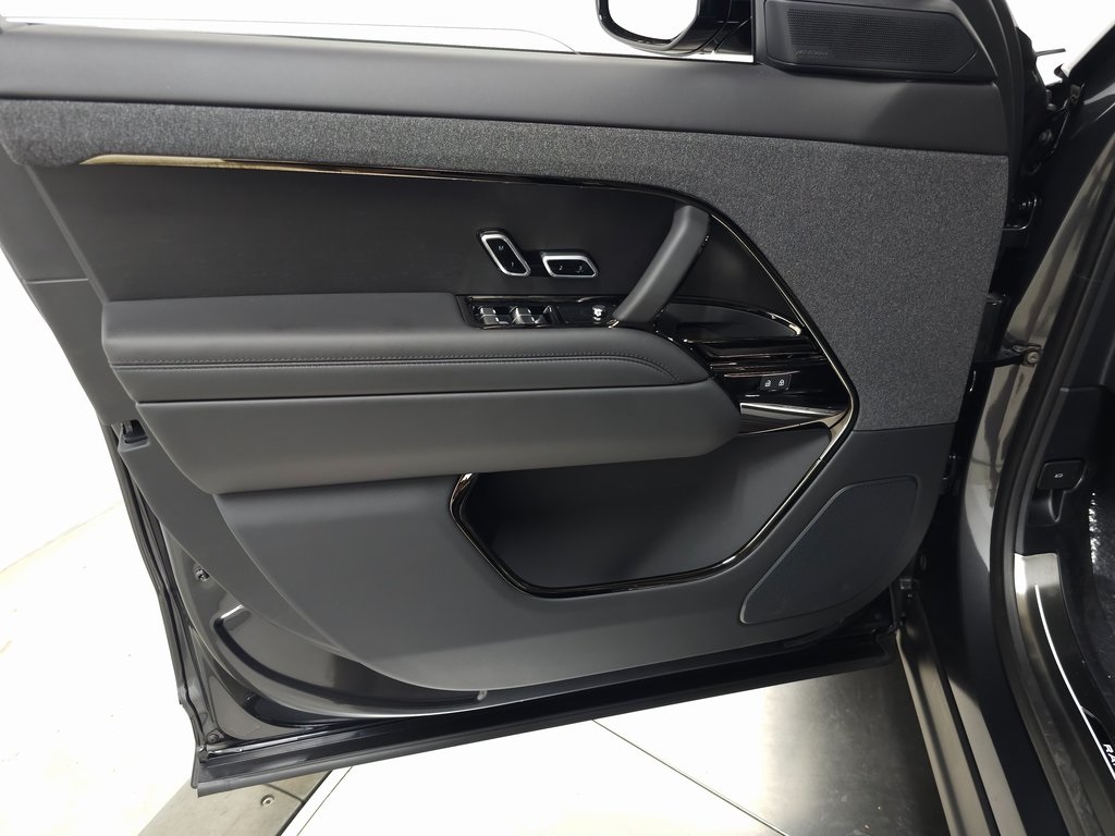 2025 LAND ROVER RANGE ROVER SPORT - Image 11