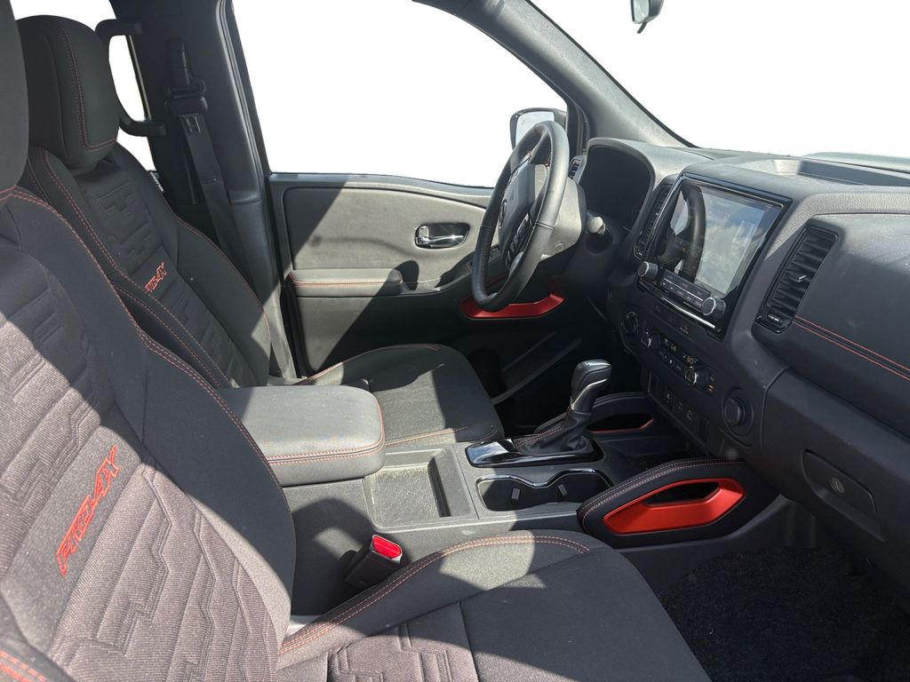 2023 Nissan Frontier PRO-4X photo 15