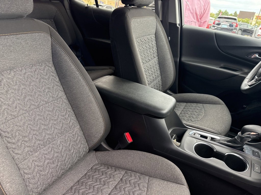 2024 Chevrolet Equinox LT photo 31