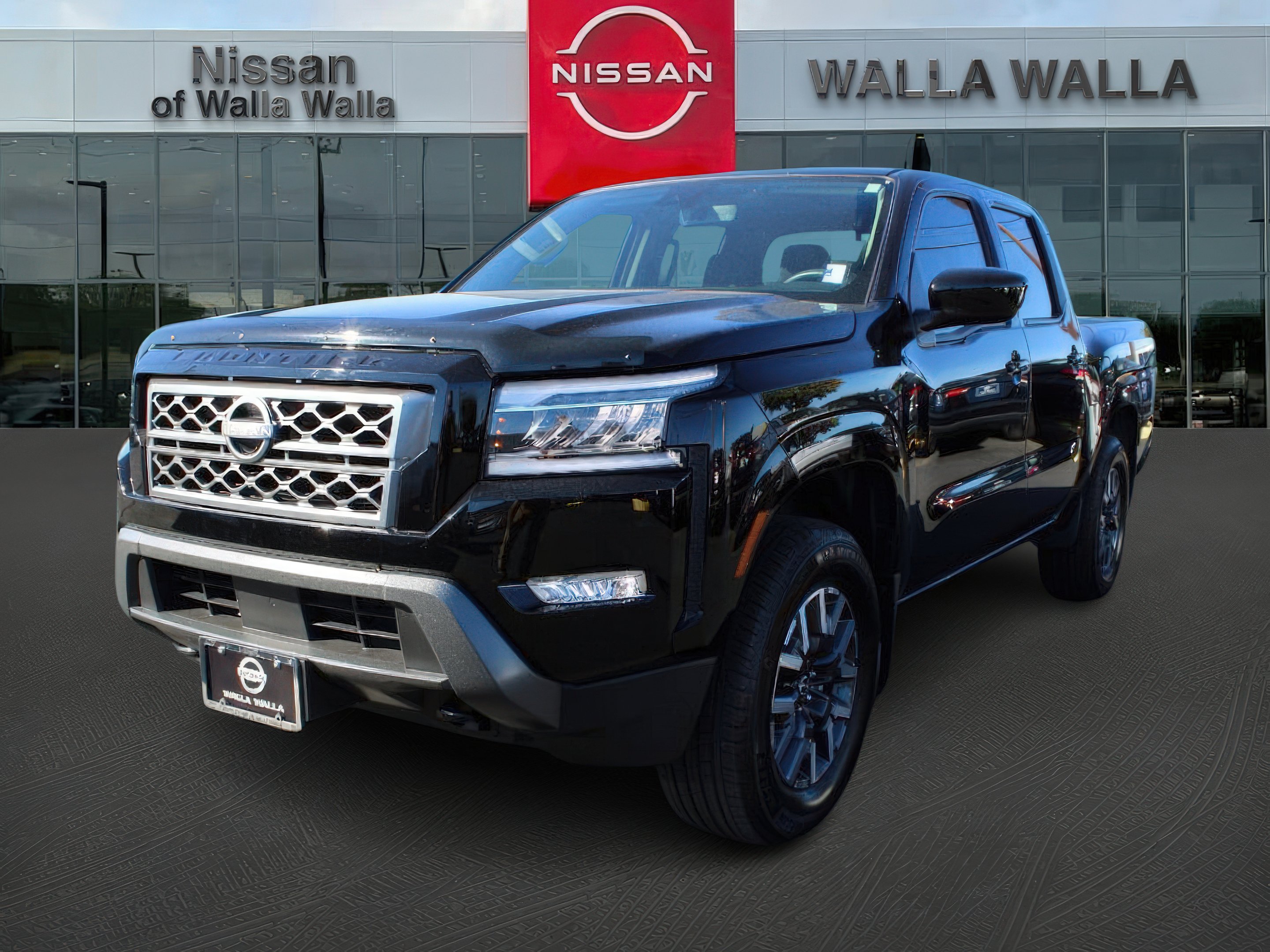 2024 Nissan Frontier SL photo 3
