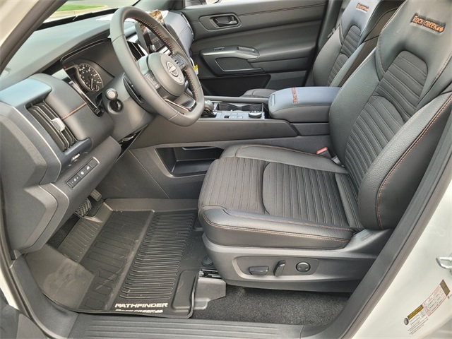 2025 Nissan Pathfinder Rock Creek photo 8