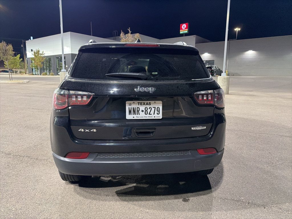 2024 Jeep Compass Latitude photo 3