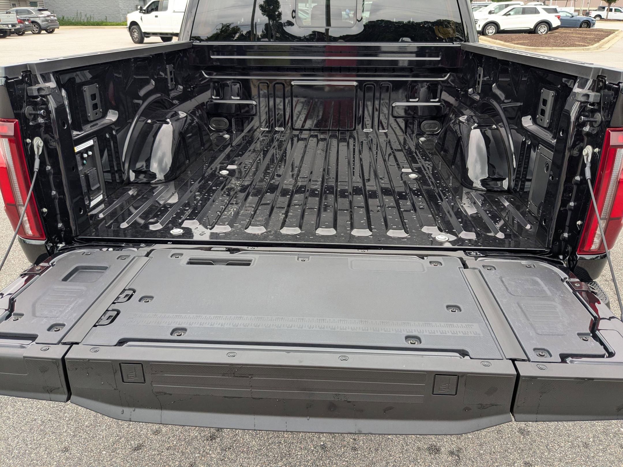 2025 Ford F-150 Lariat photo 32
