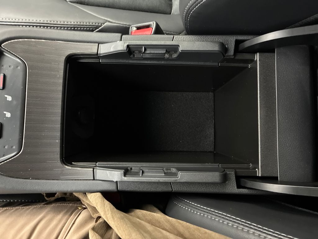 2021 Toyota Venza XLE photo 18