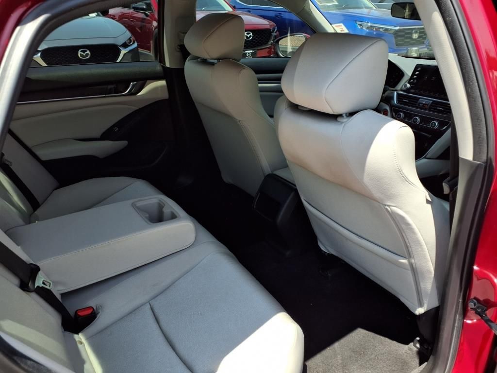 2018 Honda Accord LX photo 18