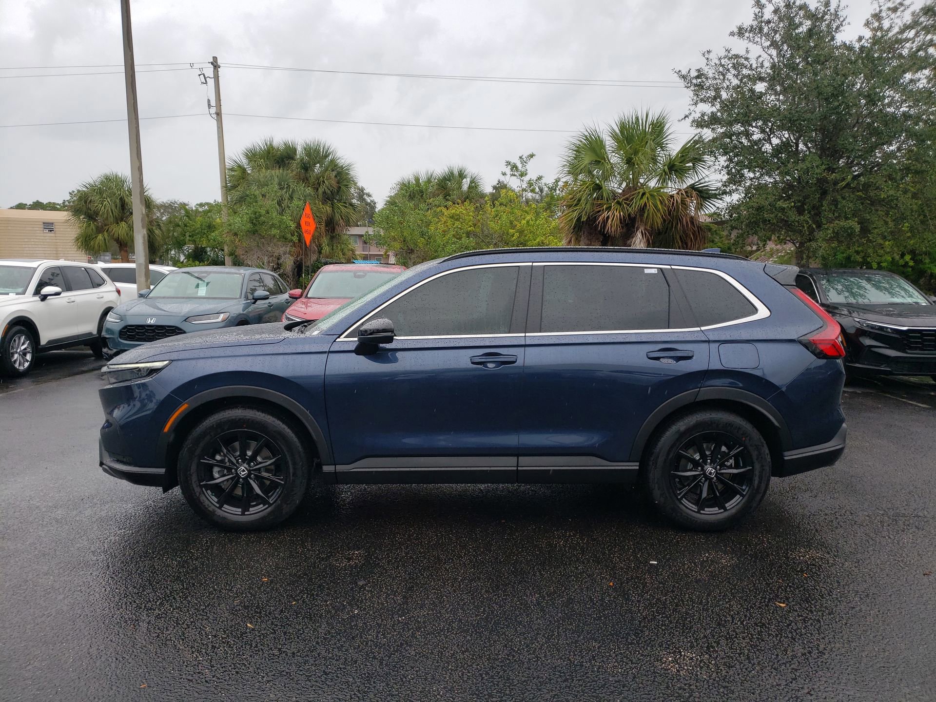 2025 Honda CR-V Hybrid Sport-L photo 7