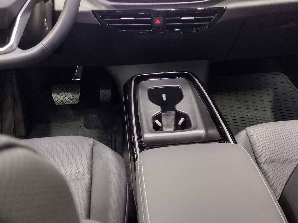 2025 Volkswagen ID.4 Pro Plus photo 32