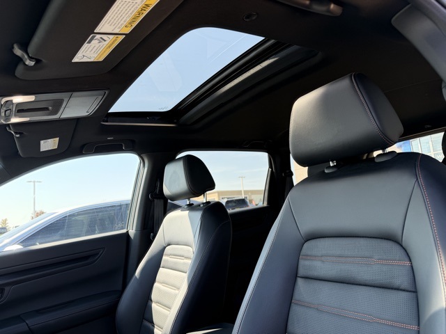 2025 Honda CR-V Hybrid Sport-L photo 5