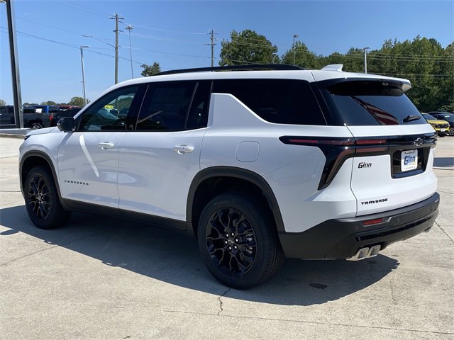 2026 Chevrolet Traverse 1LT photo 2