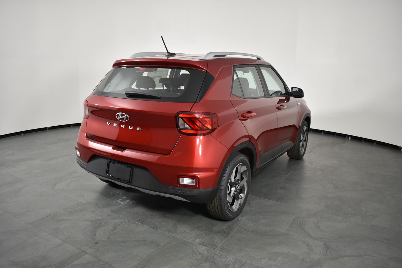 2025 Hyundai Venue SEL photo 4