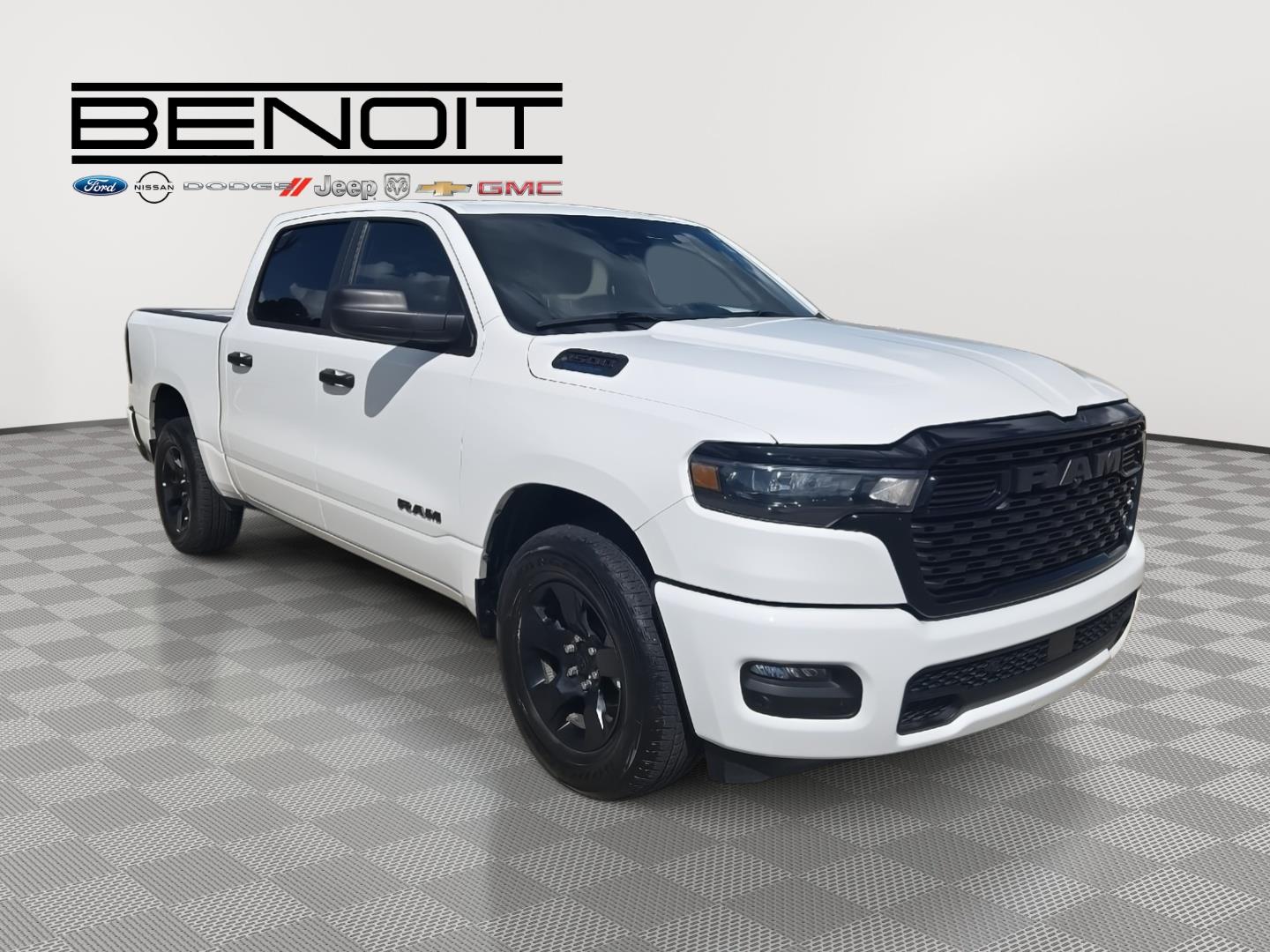 2025 Ram 1500 Tradesman photo 3
