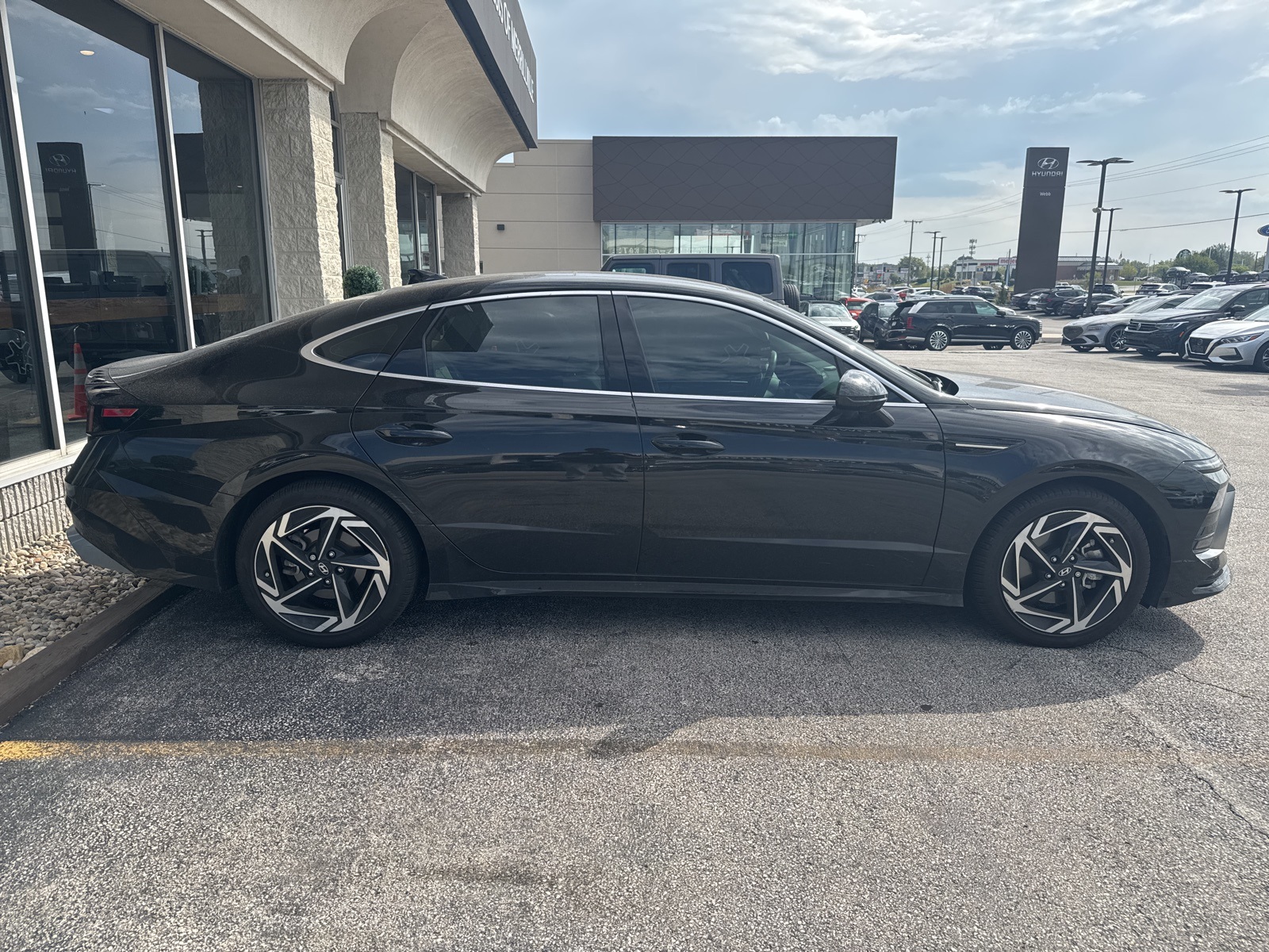 2024 Hyundai Sonata SEL Convenience photo 2