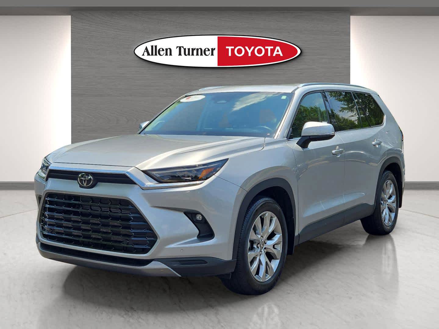 2024 Toyota Grand Highlander Hybrid Limited photo 2