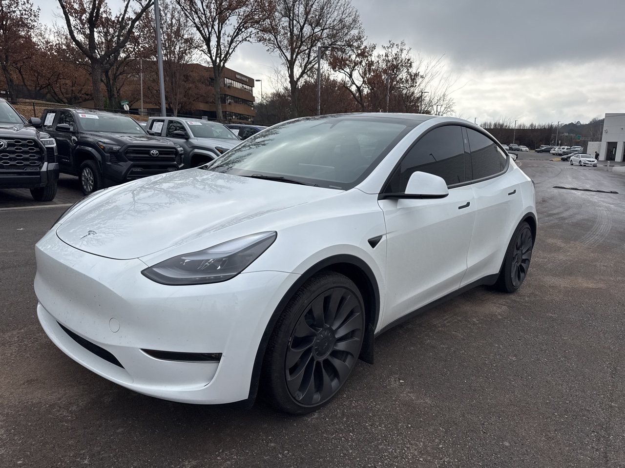 2025 Tesla Model Y Performance's photo