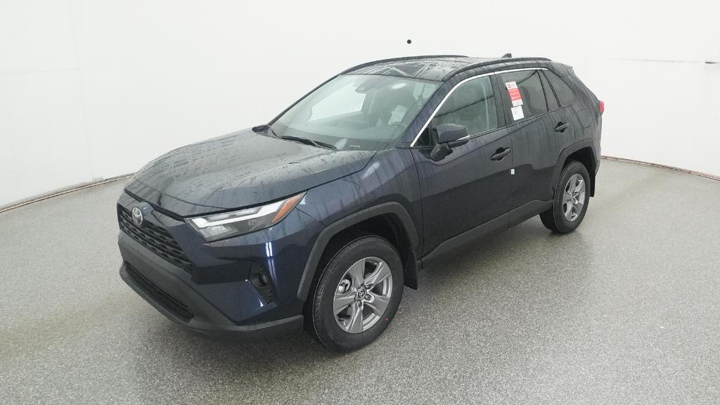 2025 Toyota RAV4 XLE's photo