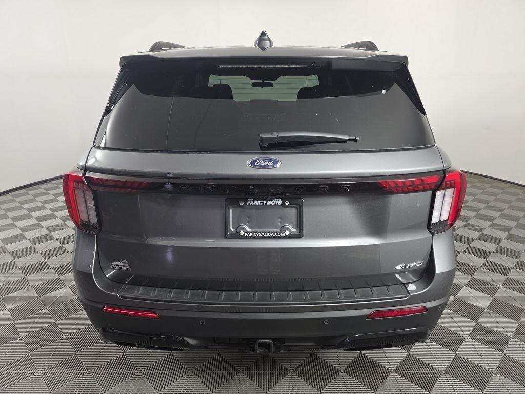 2025 Ford Explorer ST-Line photo 4