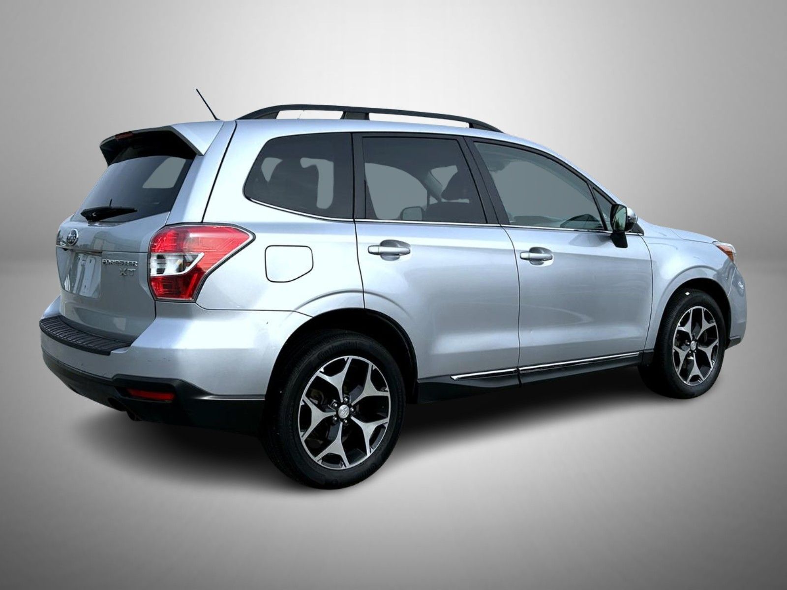 2015 Subaru Forester 2.0XT Touring photo 3