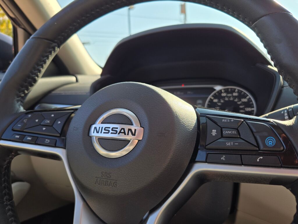 2020 Nissan Altima 2.5 SV photo 25
