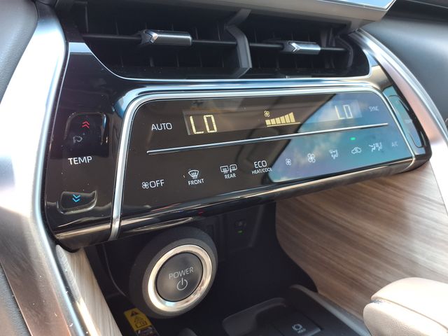 2024 Toyota Venza XLE photo 24