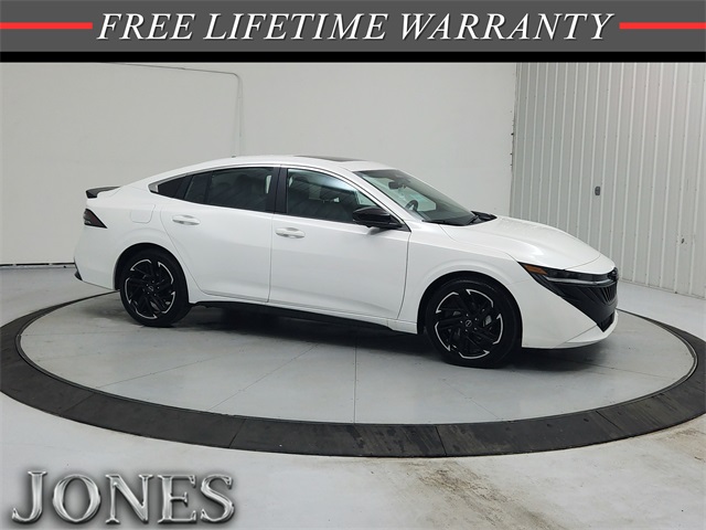 2026 Nissan Sentra SR's photo