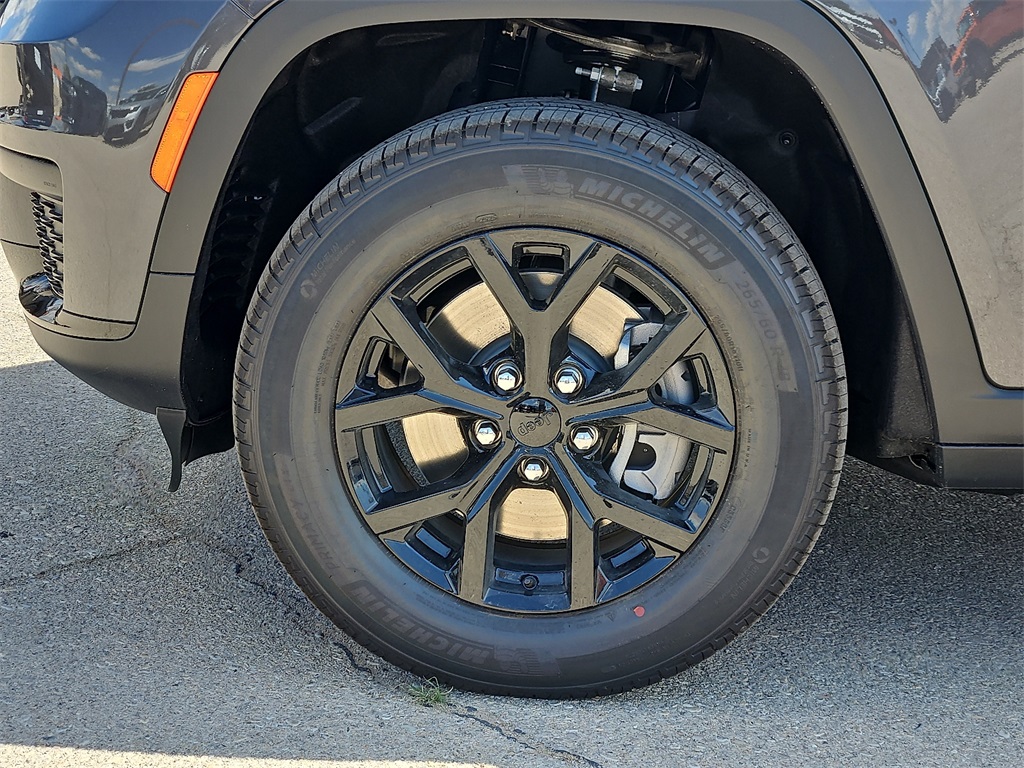 2025 Jeep Grand Cherokee Altitude photo 8