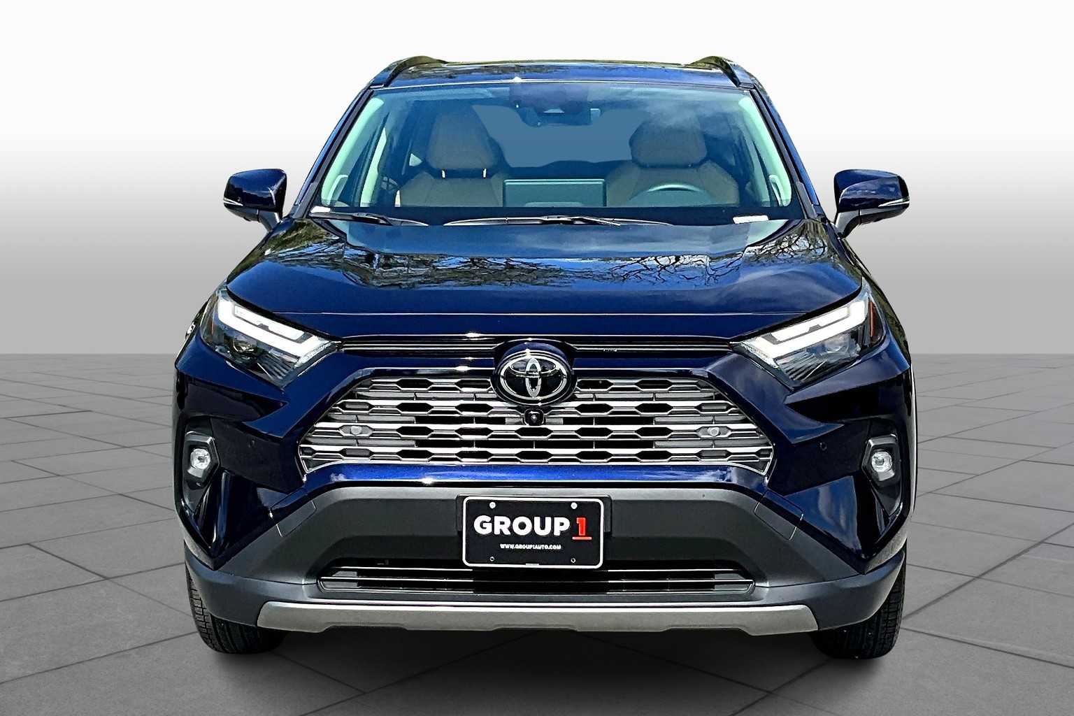 2023 Toyota RAV4 Limited photo 3