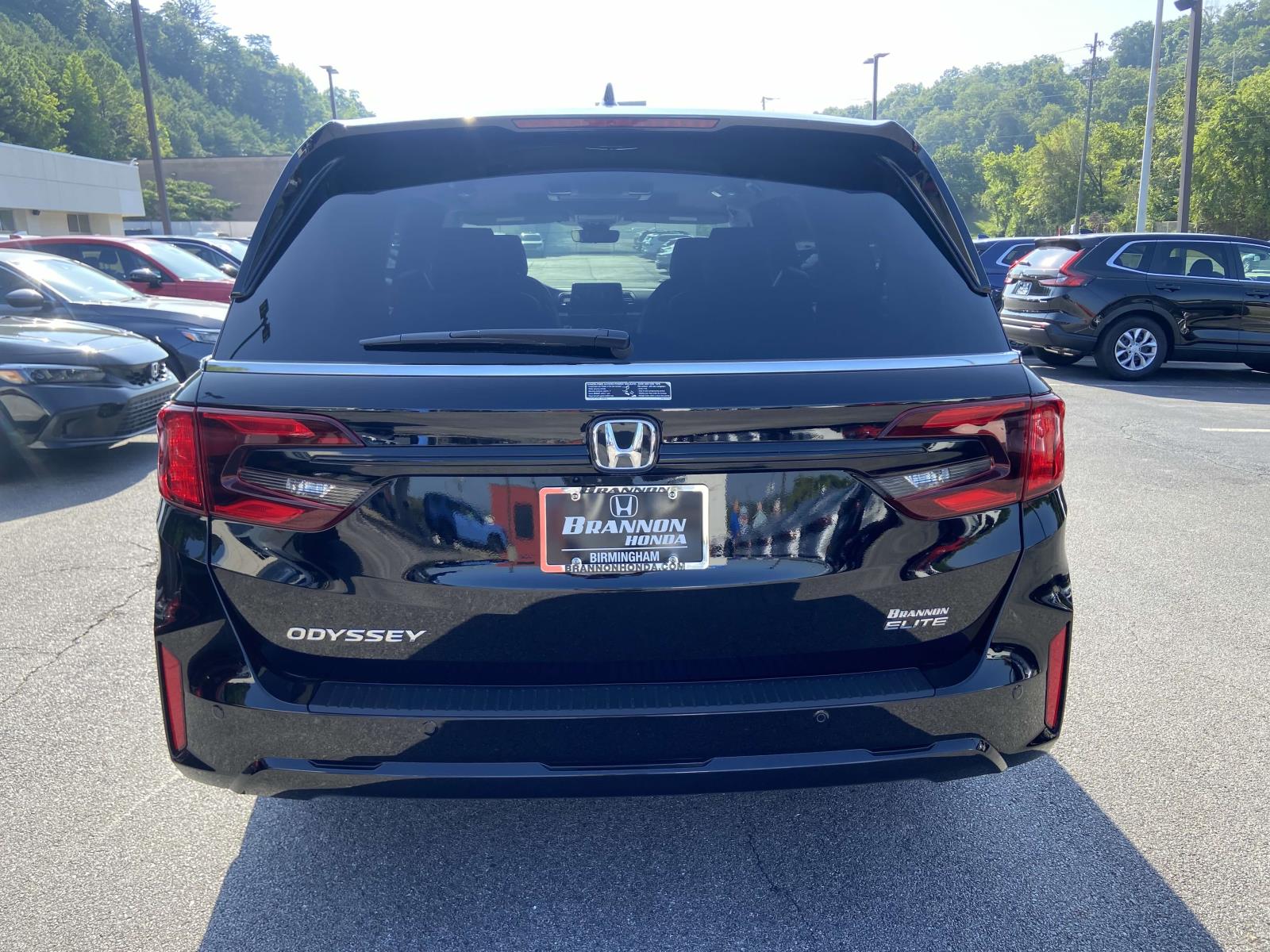 2025 Honda Odyssey Elite photo 2