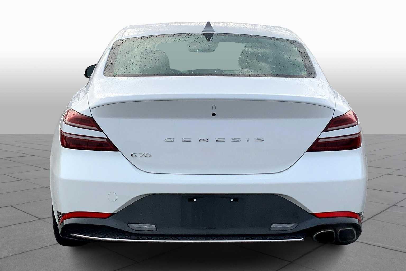2023 Genesis G70 2.0T Sport Prestige photo 4