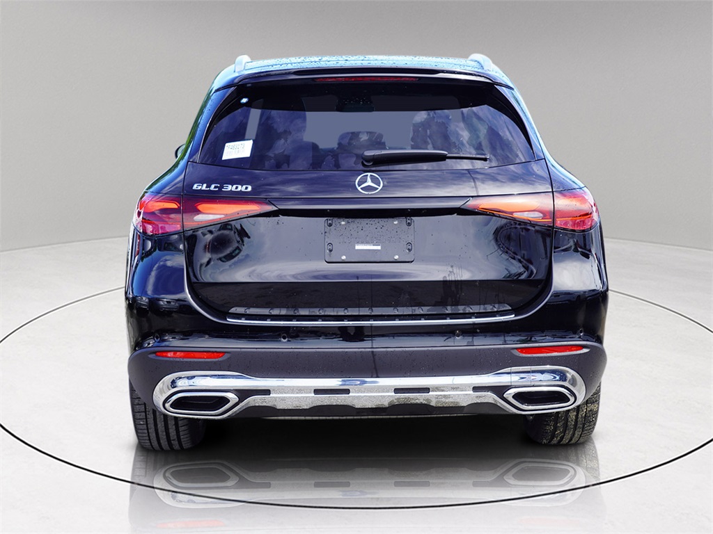 2026 Mercedes Benz GLC 300 photo 2