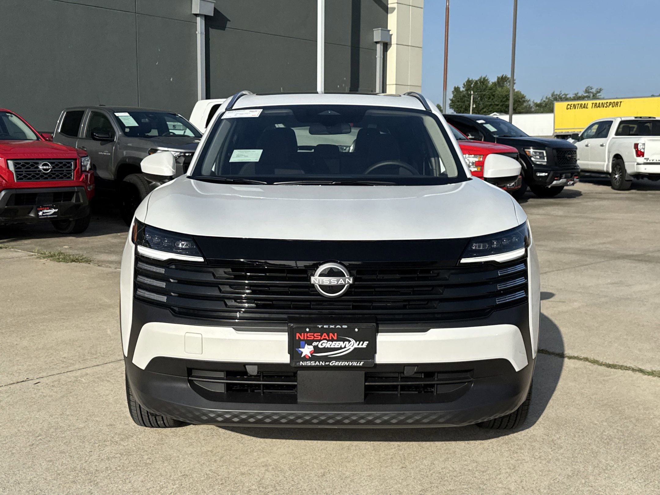 2025 Nissan Kicks SV photo 2
