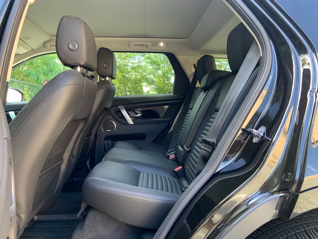 2025 Land Rover Discovery Sport S photo 16
