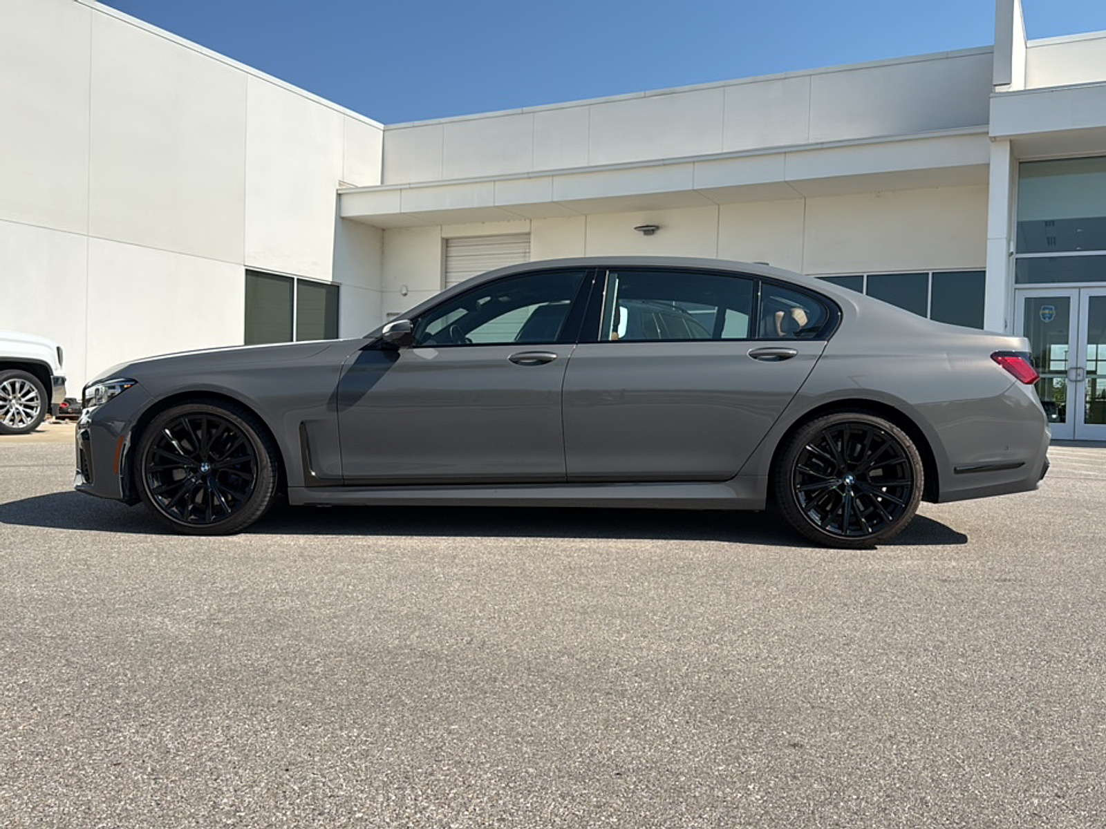 2022 Bmw 740i photo 3
