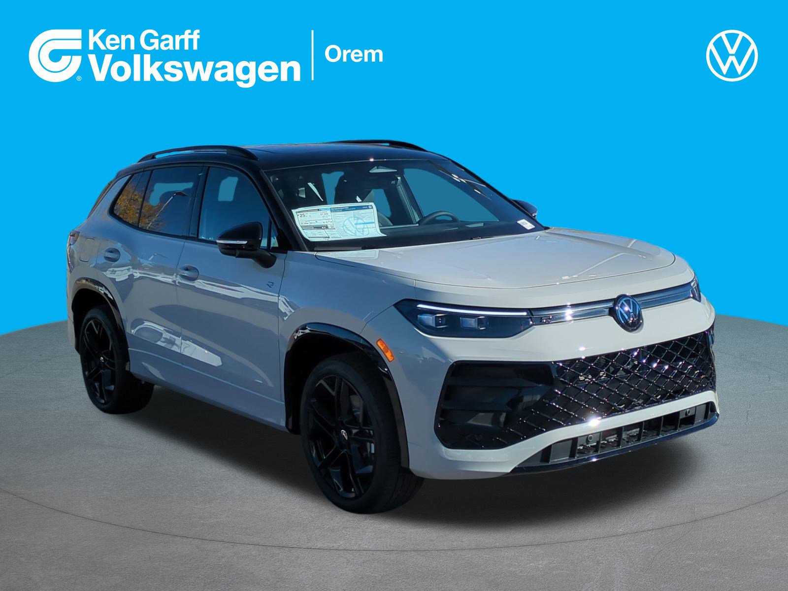 2026 Volkswagen Tiguan SE R-LINE BLACK's photo