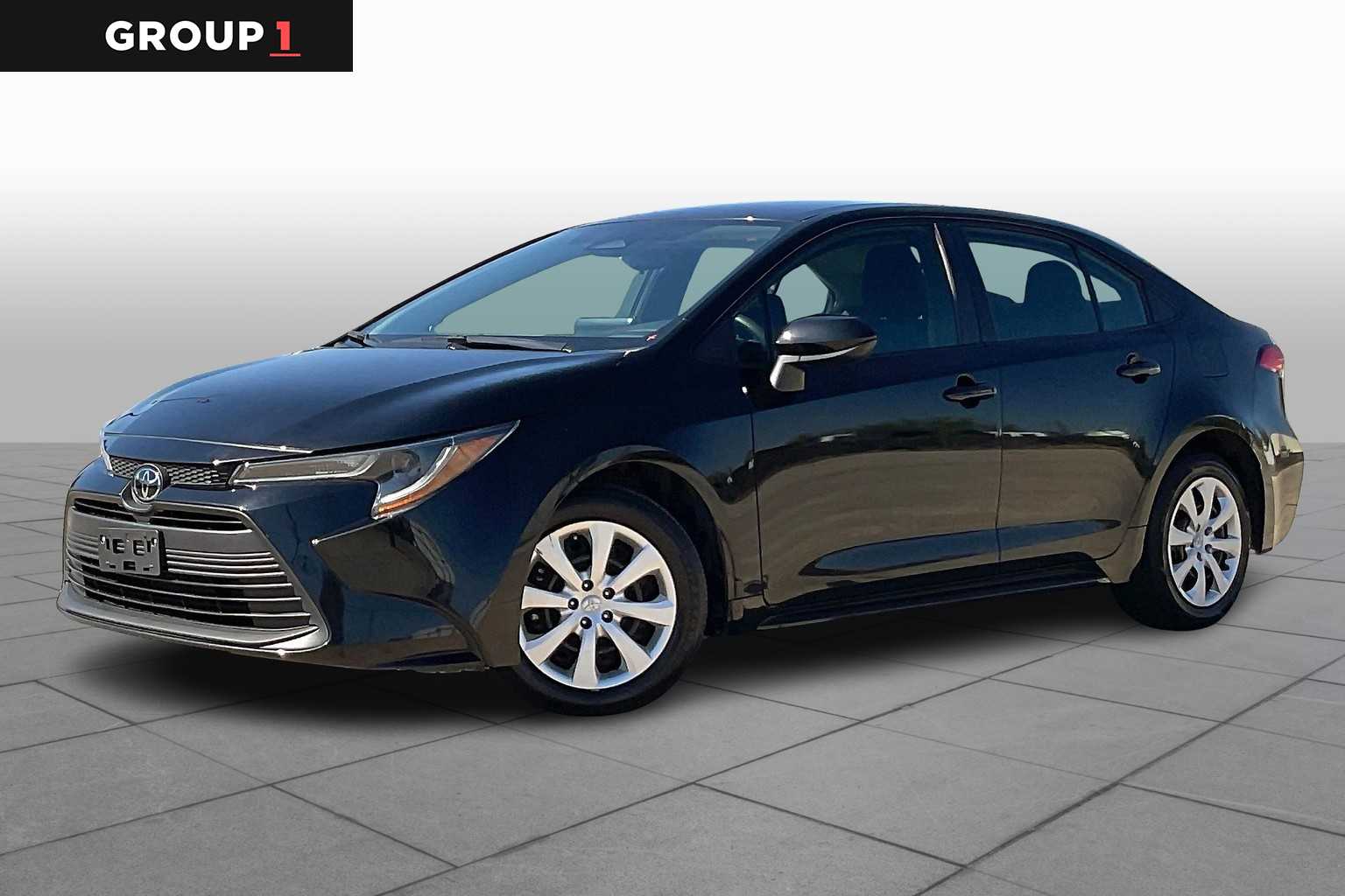 2024 Toyota Corolla LE's photo