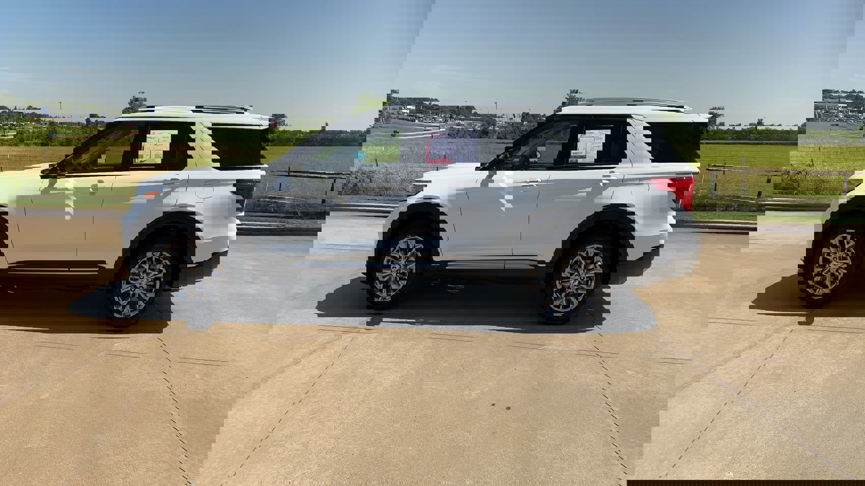 2024 Ford Explorer Limited photo 3