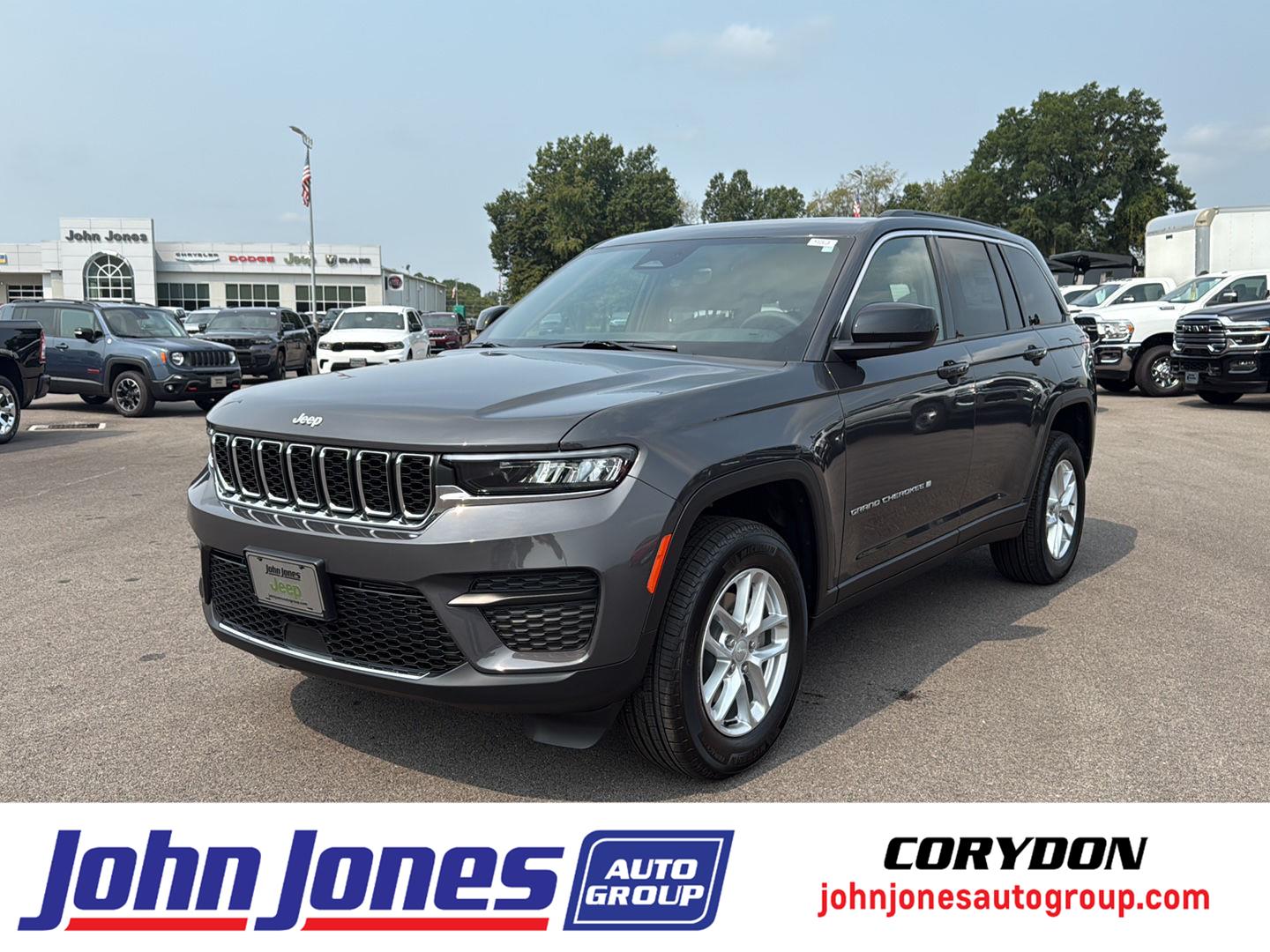 2025 Jeep Grand Cherokee Laredo's photo