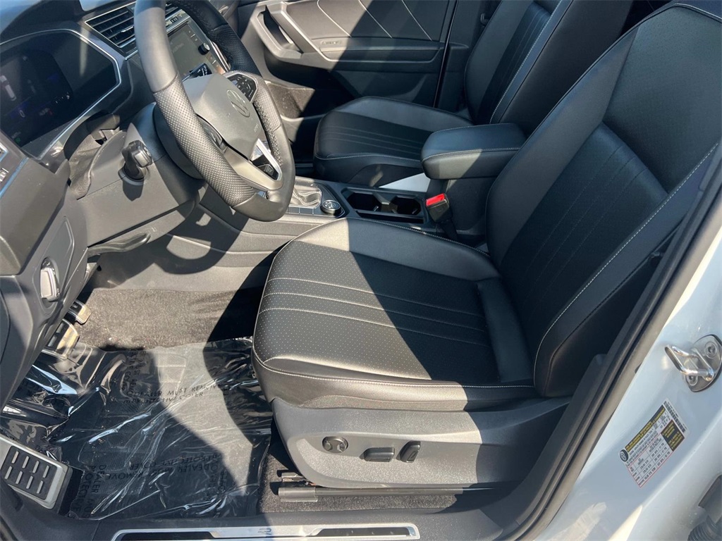 2022 Volkswagen Tiguan SE R-Line Black photo 14