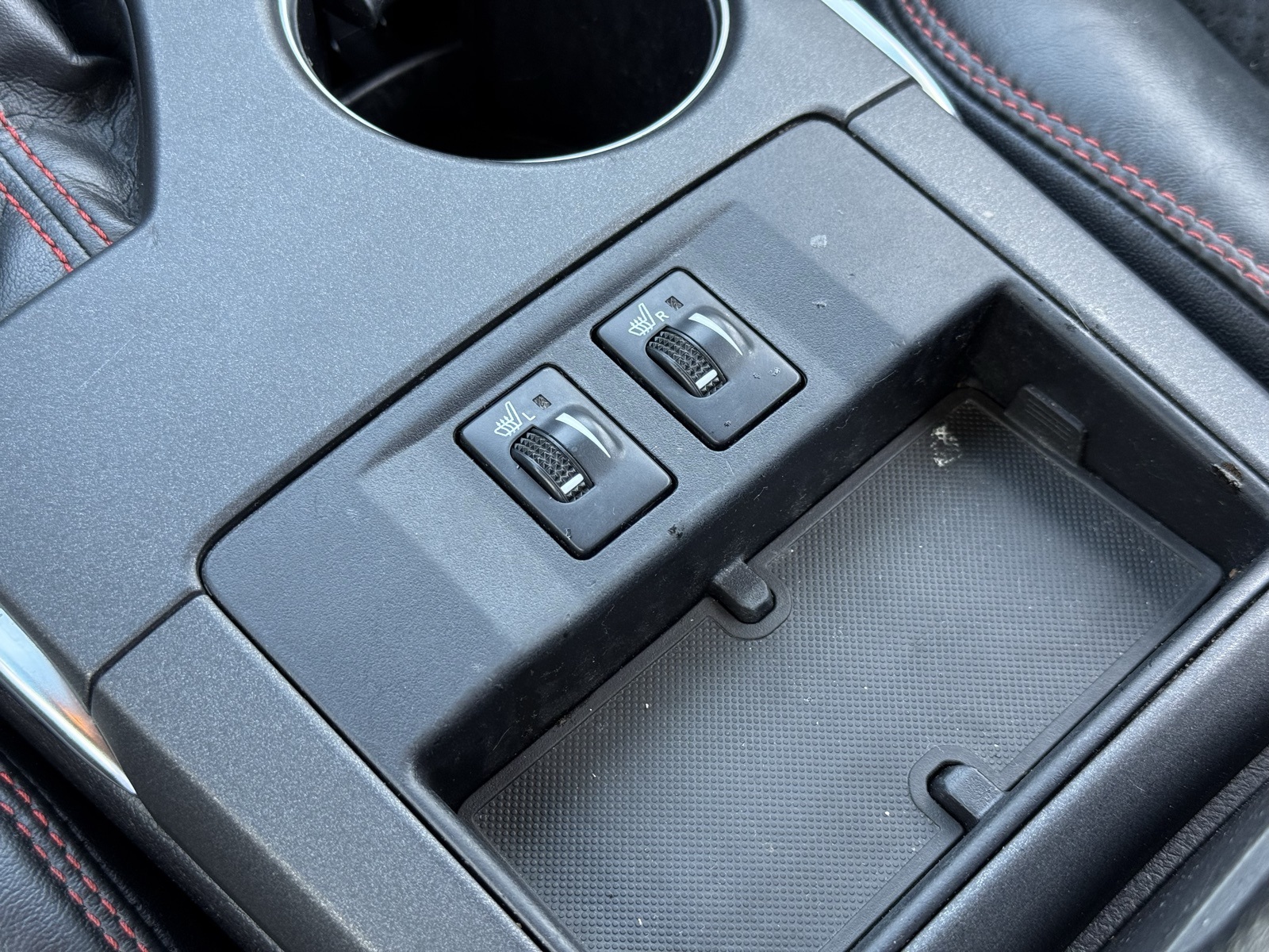 2015 Toyota Camry XSE photo 17