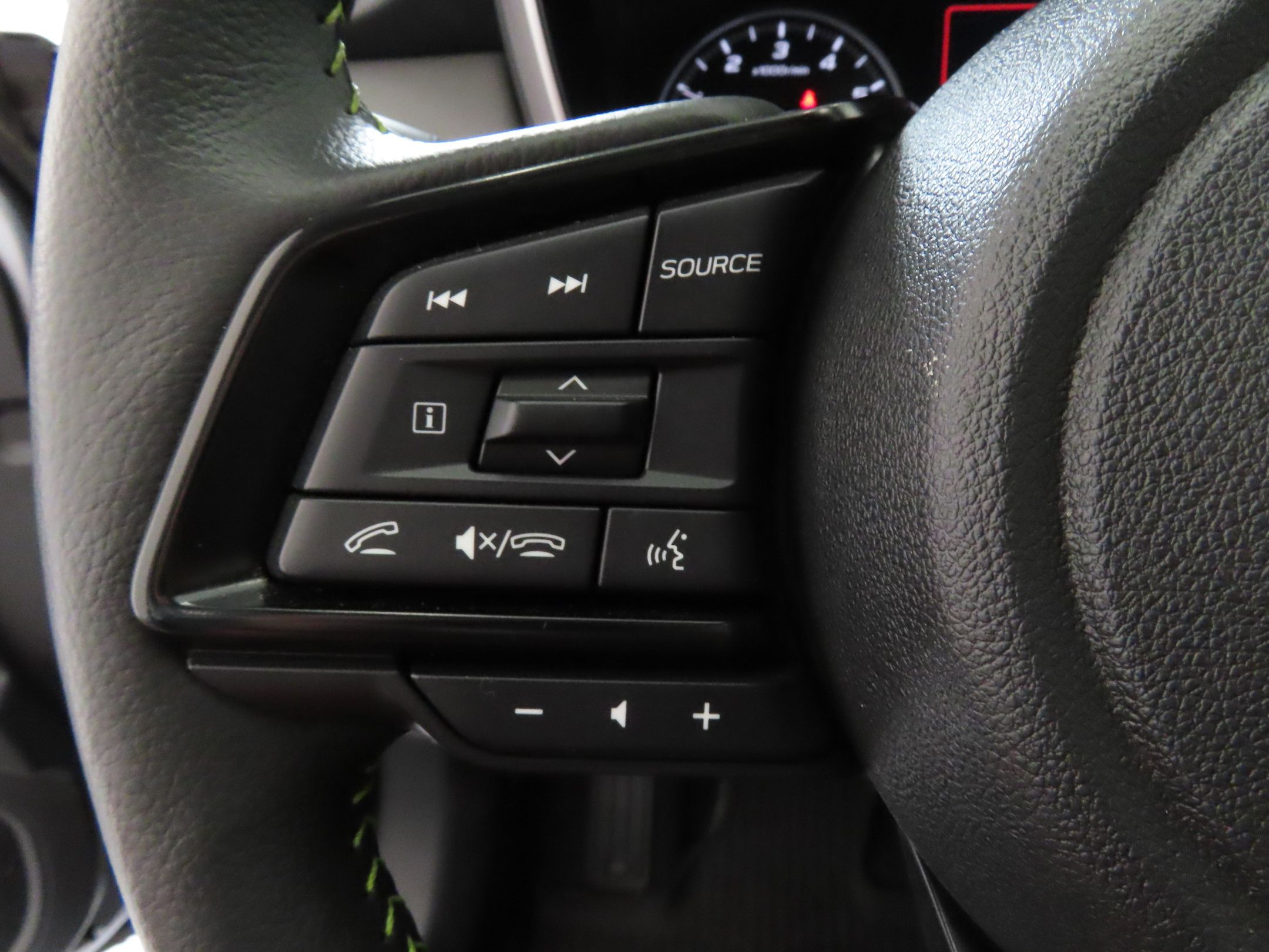 2025 Subaru Outback Onyx Edition photo 12
