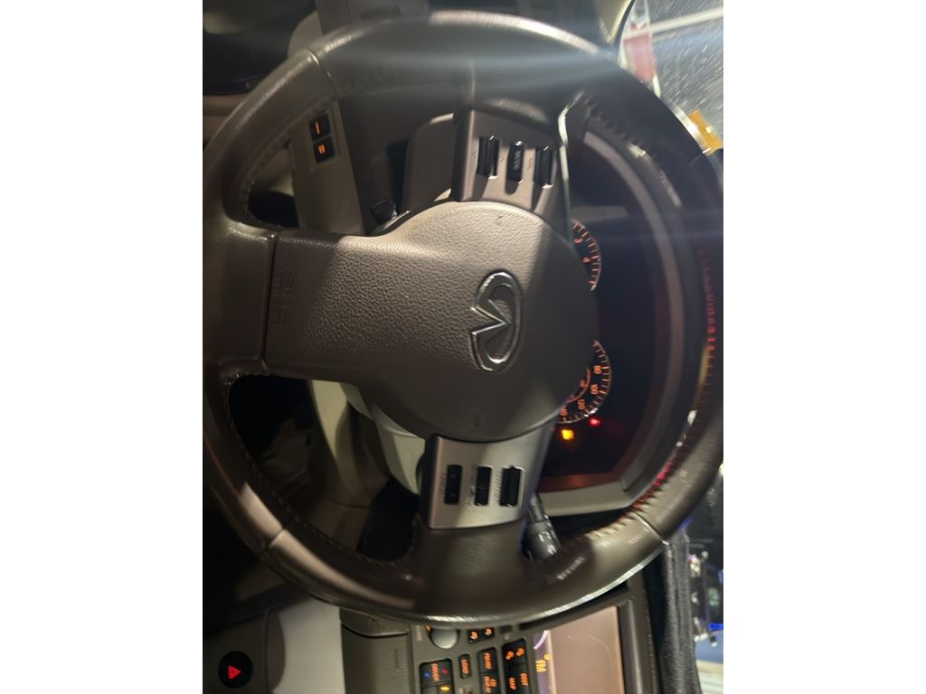 2005 INFINITI FX 35's photo