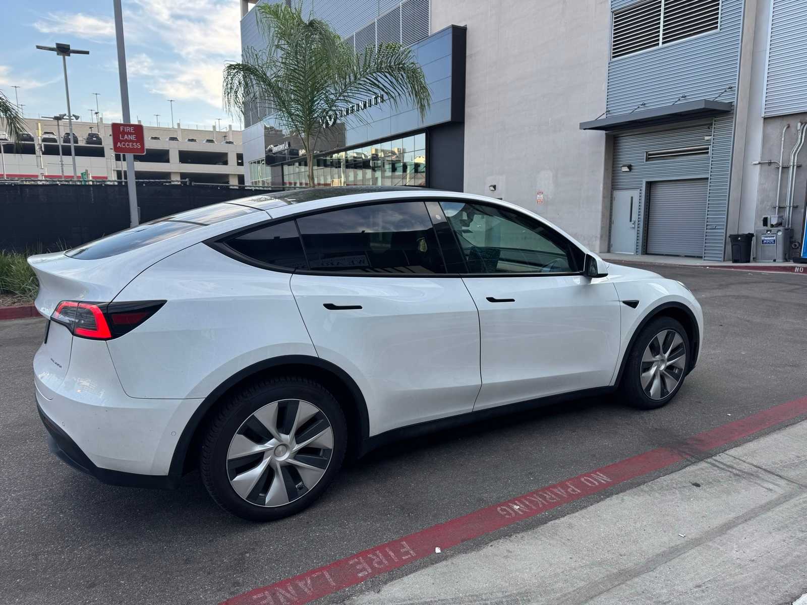 Used 2020 Tesla Model Y Long Range with VIN 5YJYGDEE6LF013819 for sale in Northfield, Minnesota