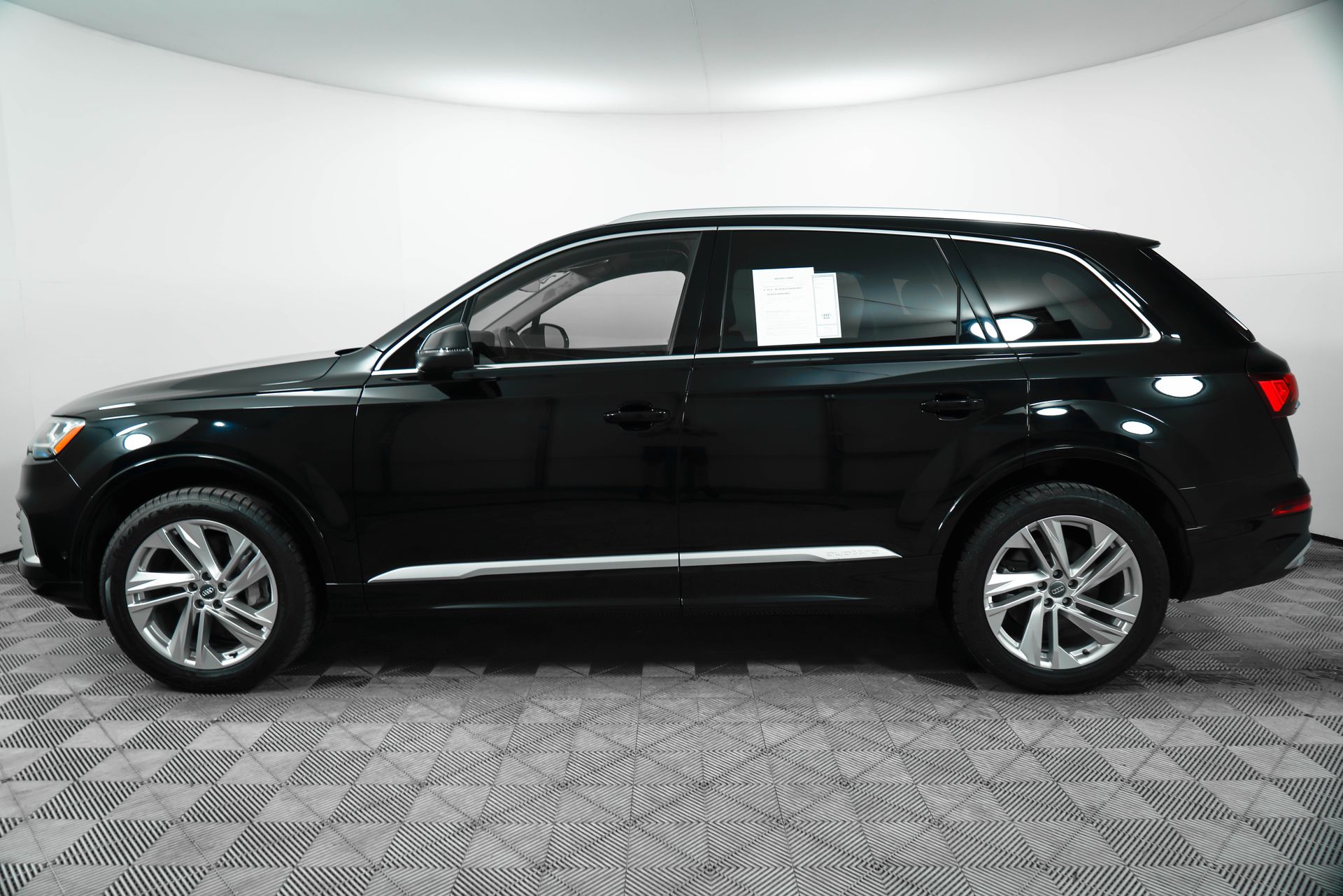 2020 Audi Q7 55 Premium Plus photo 3
