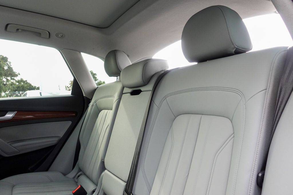 2022 Audi Q5 45 S line Premium photo 27