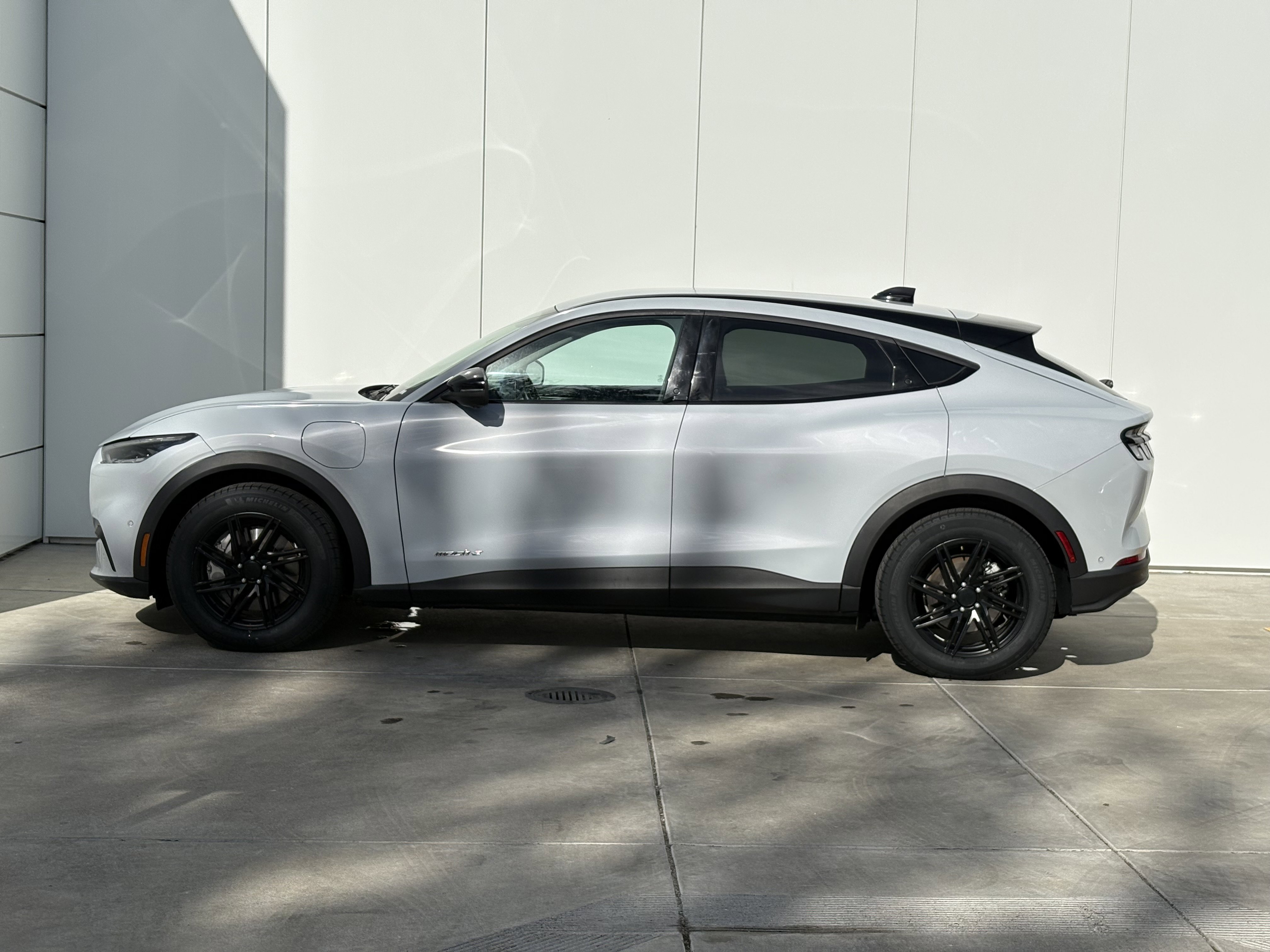 2023 Ford Mustang Mach-E Select photo 4