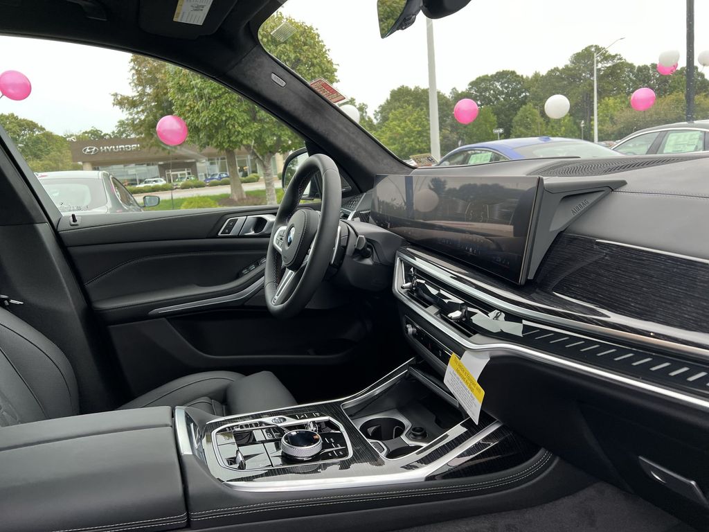 2025 Bmw X7 M60i photo 33