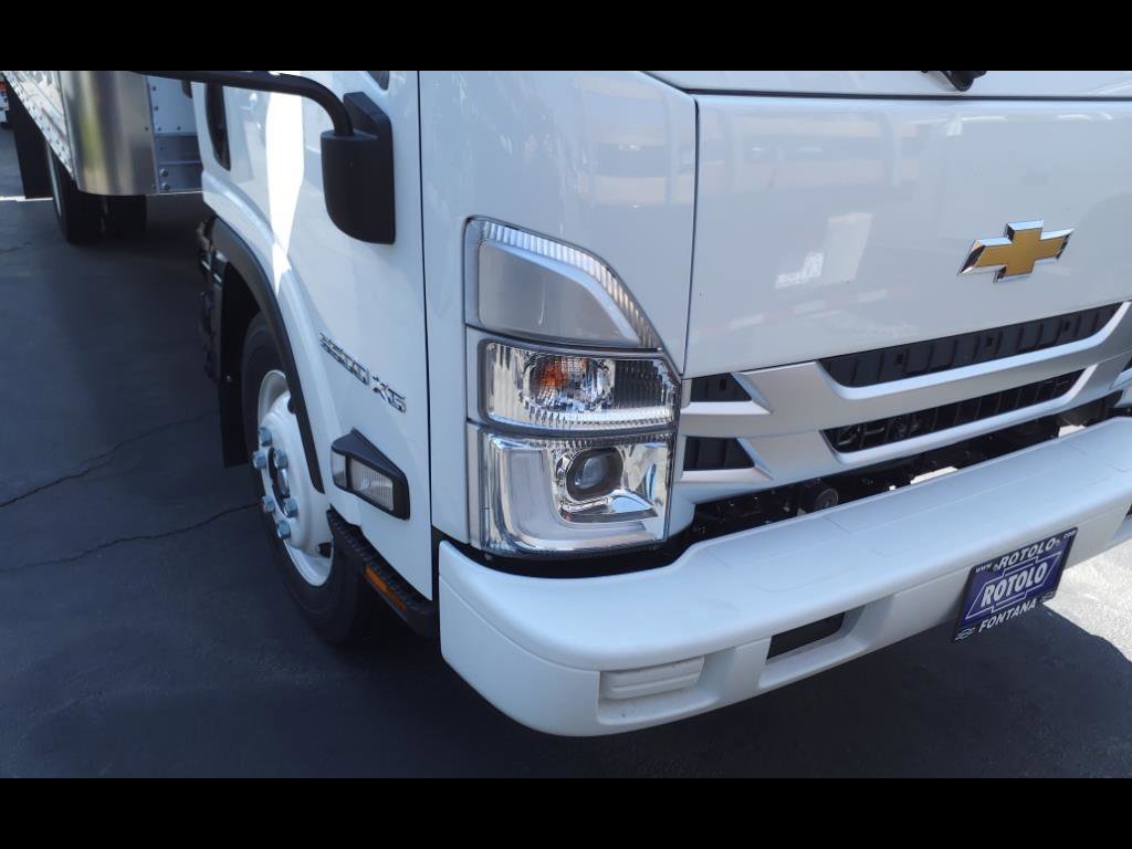 2025 Chevrolet Silverado photo 2