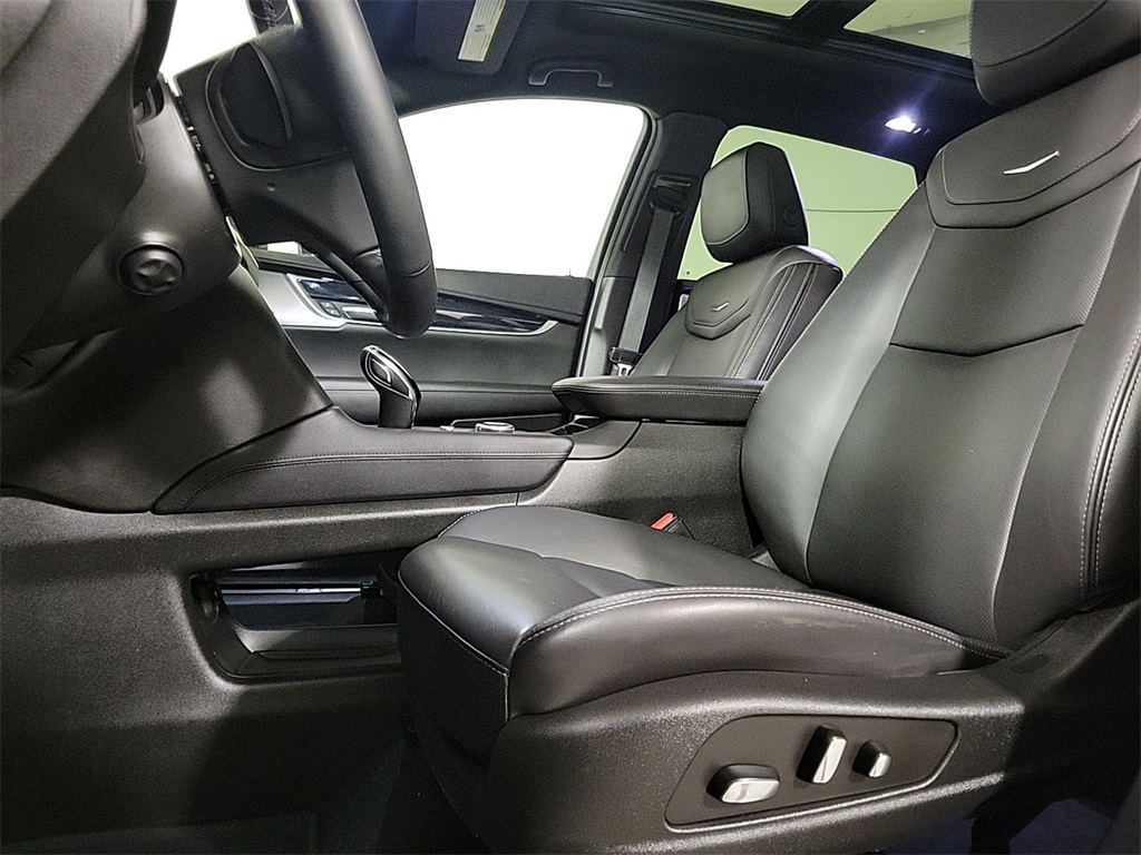 2025 CADILLAC XT5 - Image 12