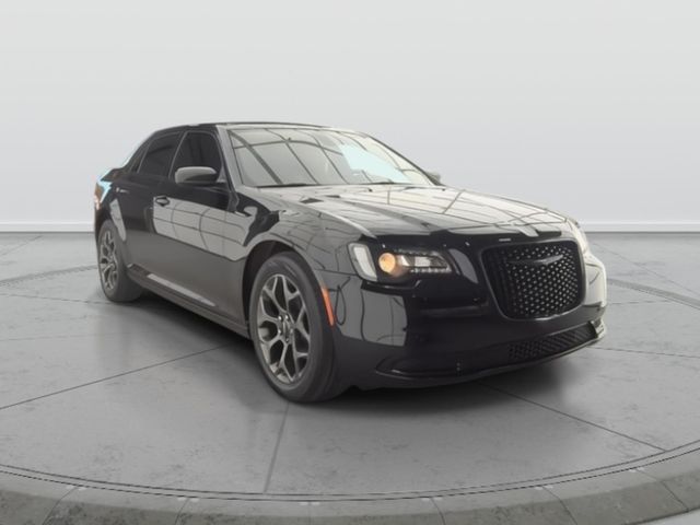 2021 Chrysler 300 Touring's photo