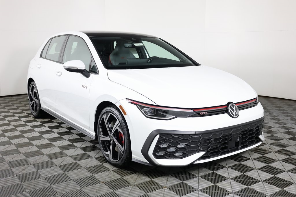 2025 Volkswagen Golf GTI SE's photo